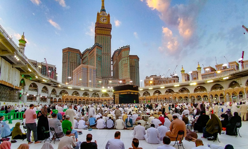 Fachada de la Mezquita Al-Haram en La Meca